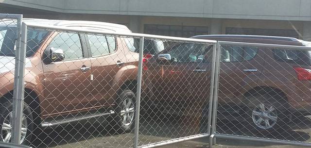 Isuzu MU-X Batangas port