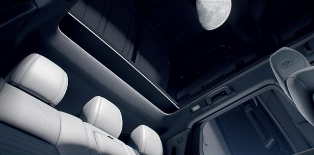 The Panoramic Roof of the Discovery Sport