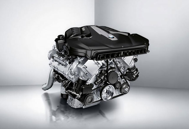 V8 engine of the BMW X5 Security Plus