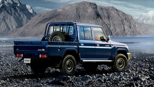 Rear end shot of the pick up LC70