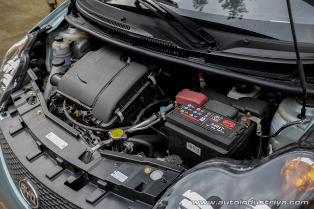 2014 BYD F0 Engine bay shot