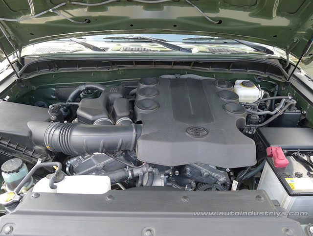 FJ Cruiser engine