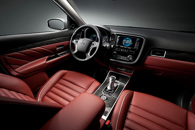 The interior of the Mitsubishi Outlander PHEV Concept-S