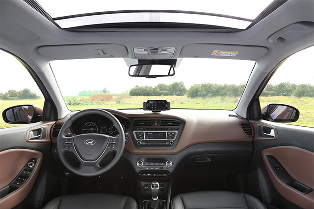 The interior of the 2015 Hyundai i20