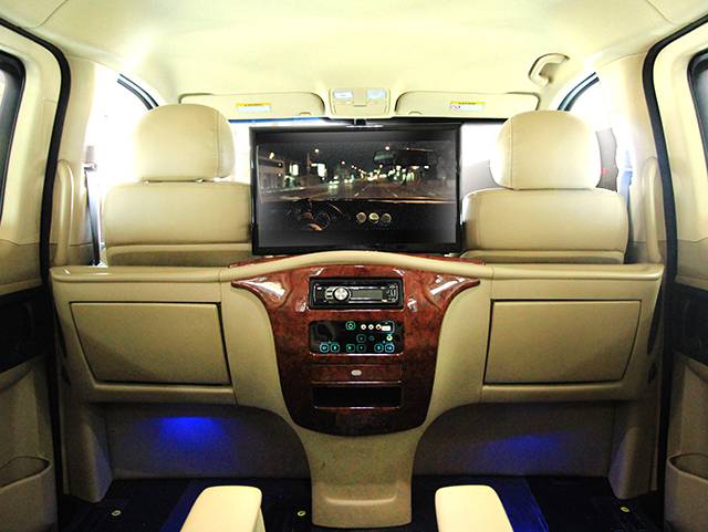 The 22-inch LCD screen on the Platinum Package