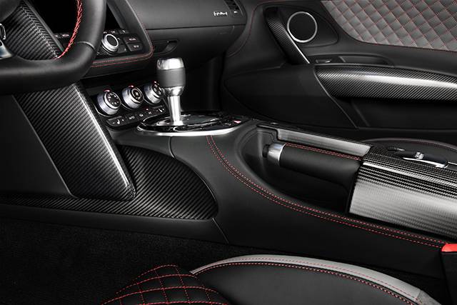 The carbon fiber-themed interior of the 2015 Audi R8 Competition