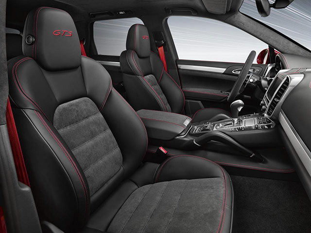 The gray interior of the Porsche Cayenne GTS