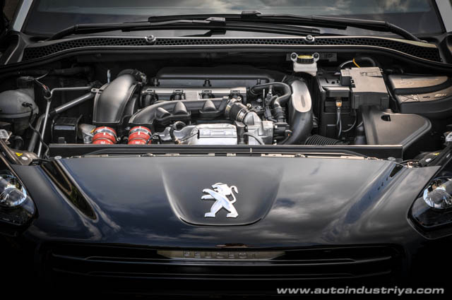 2014 Peugeot RCZ engine shot