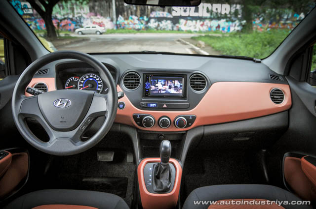 2014 Hyundai Grand i10 dashboard shot