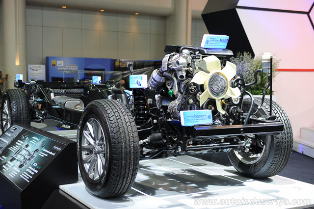 Mitsubishi Strada chassis engine