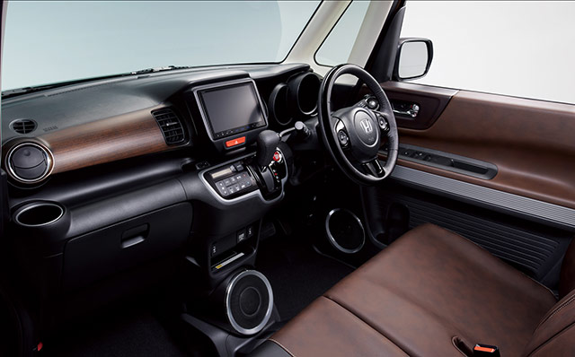 The interior of the Honda N/ Tennessee Session Style