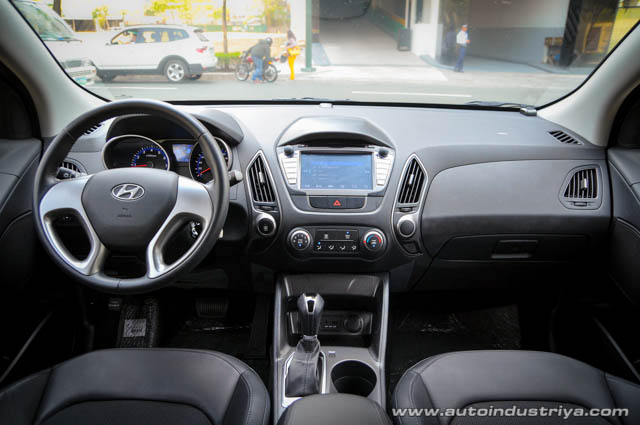2014 Hyundai Tucson dashboard shot