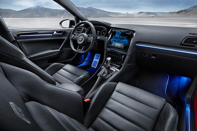 The interior of the Volkswagen Golf R concept