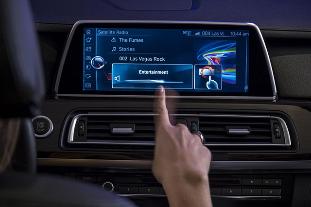 The hand gesture technology of the new BMW iDrive