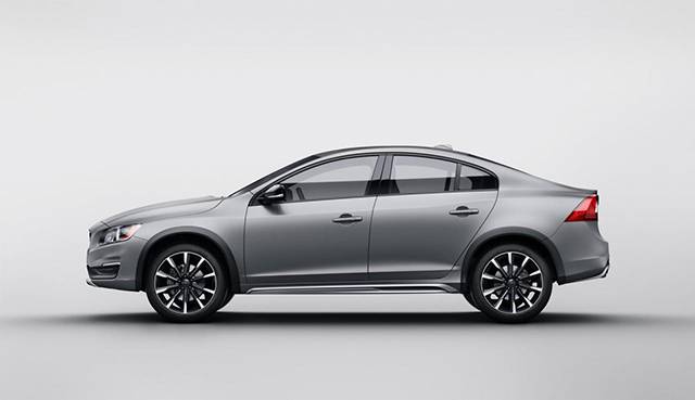 The side profile of the Volvo S60 Cross Country