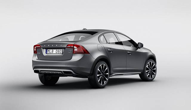 The rear of the S60 Cross Country