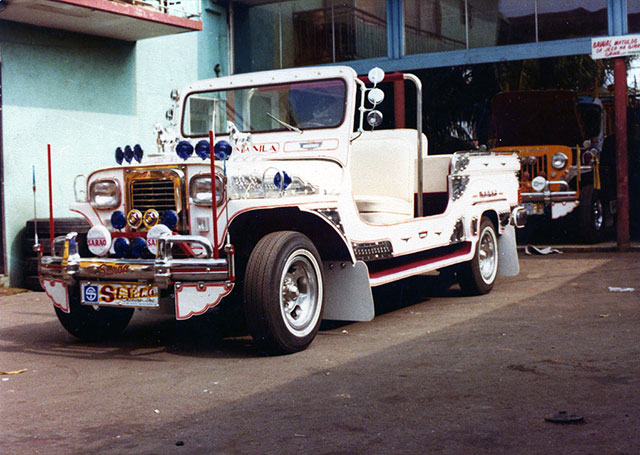 Sarao Jeepney popemobile