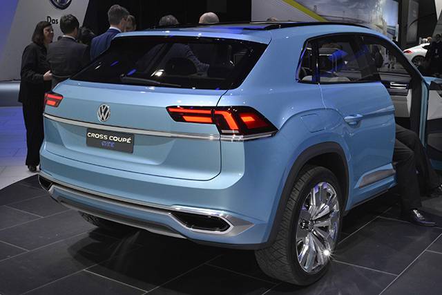 The rear design of the VW Cross Coupe GTE concept