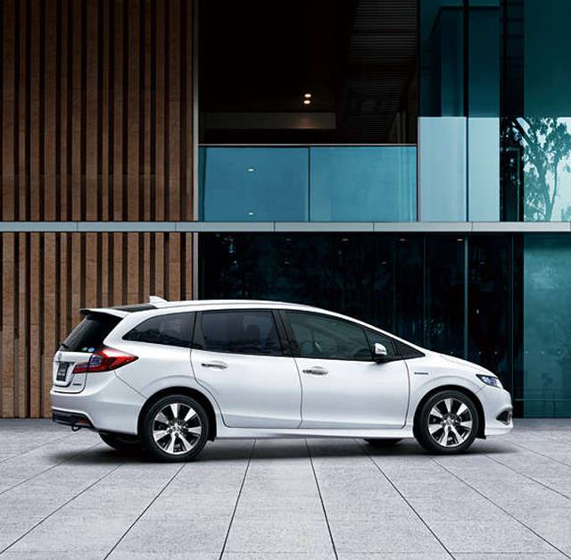 The rear and side of the Honda Jade