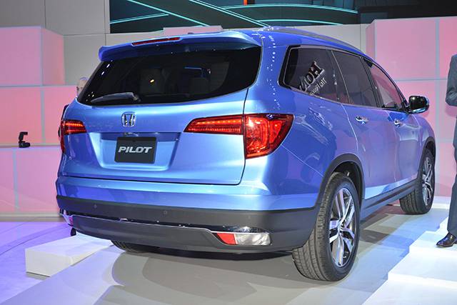 The rear of the 2016 Honda Pilot