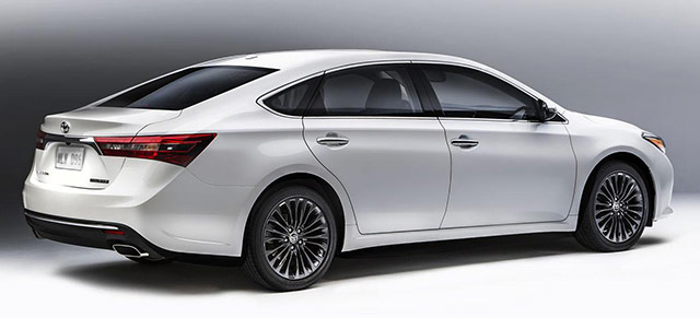 Rear of the 2016 Toyota Avalon