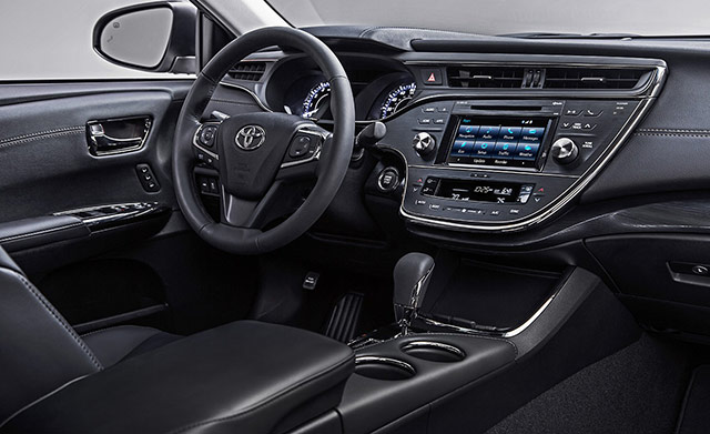 Interior of the 2016 Toyota Avalon