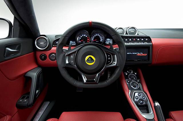 The interior of the Lotus Evora 400