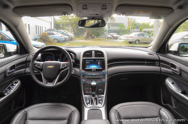 2015 Chevrolet Malibu LTZ dashboard shot