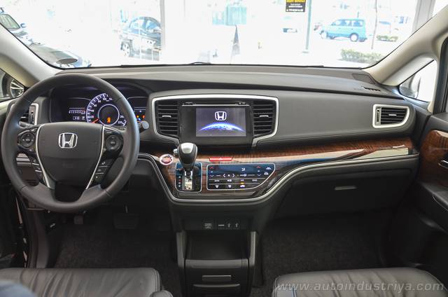 Honda Odyssey dashboard