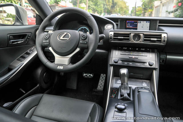 2014 Lexus IS 350 F-Sport dashboard shot