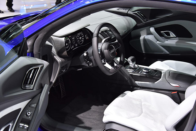 Interior of the 2015 Audi R8 e-tron