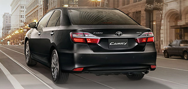 Rear of the facelifted 2015 Toyota Camry
