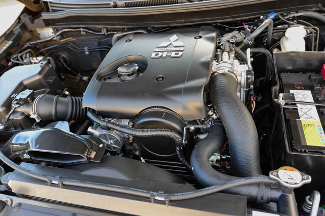 2015 Mitsubishi Strada engine