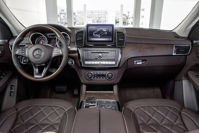 The interior of the GLE
