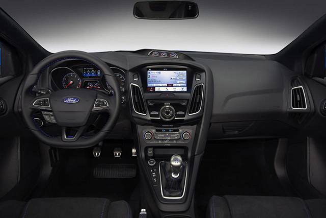The interior of the 2016 Focus RS