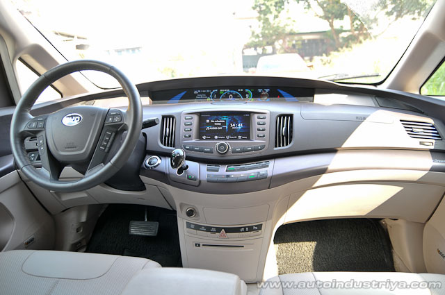 BYD e6 interior