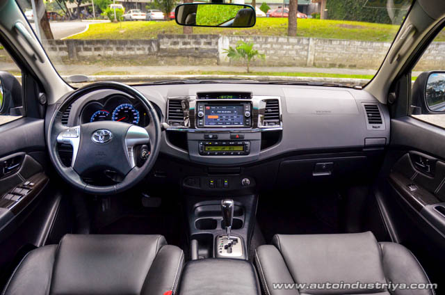 2015 Toyota Fortuner dashboard shot