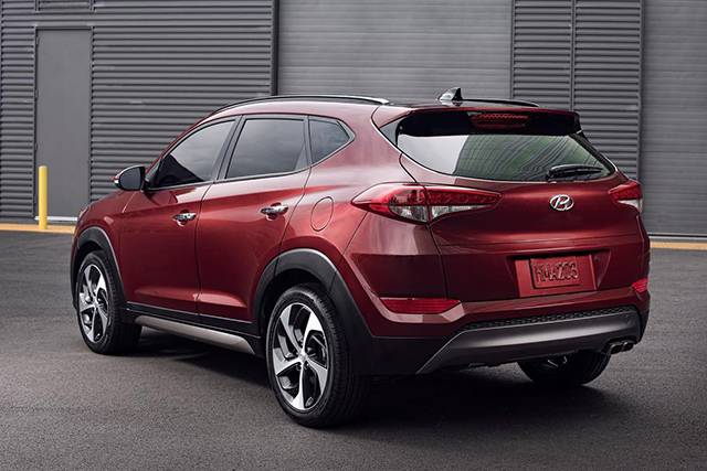 2016 Hyundai Tucson rear quarter