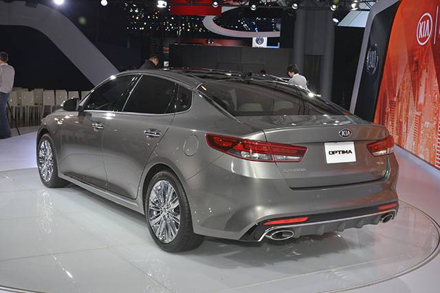 2016 Kia Optima rear
