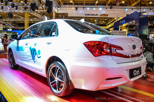 2015 BYD Qin rear shot