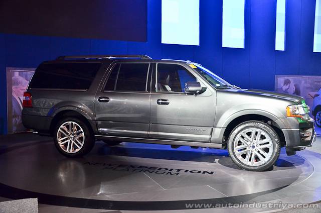 2015 Ford Expedition Platinum side