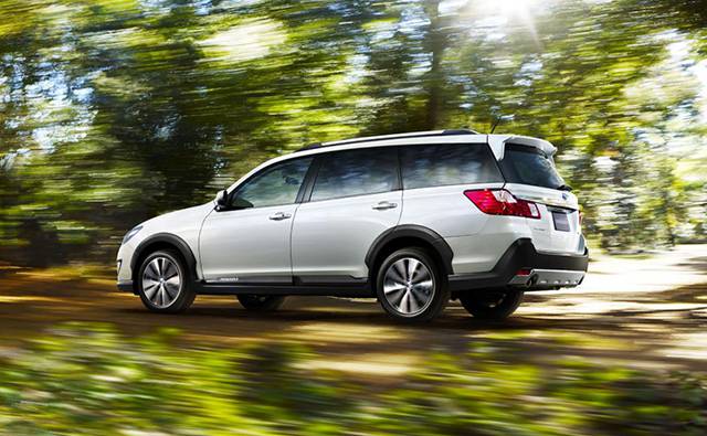The rear and side of the Subaru Exiga Crossover 7