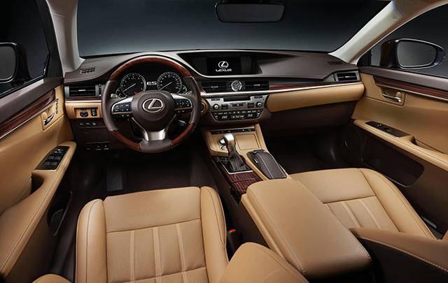 The interior of the 2016 Lexus ES