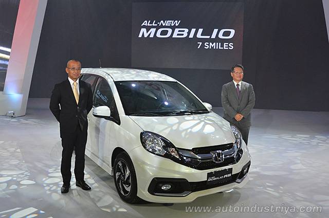 Honda Mobilio RS with execs