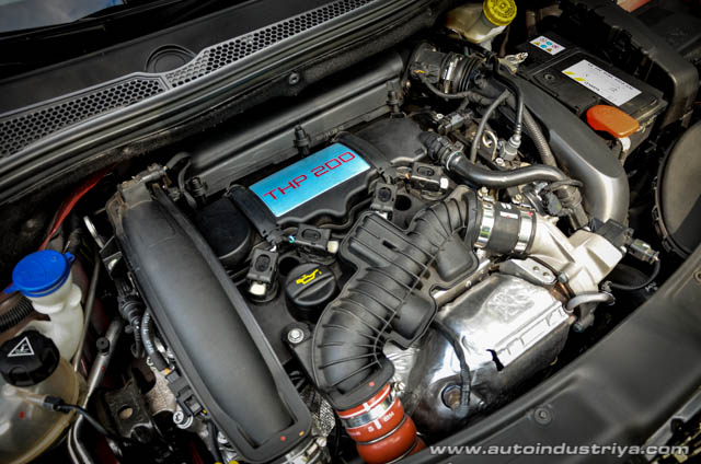 2015 Peugeot GTI engine shot