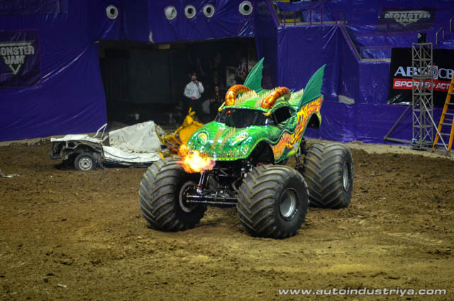 Dragon messing up the dirt track