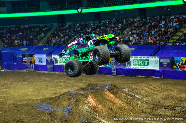 Grave Digger catching some airtime