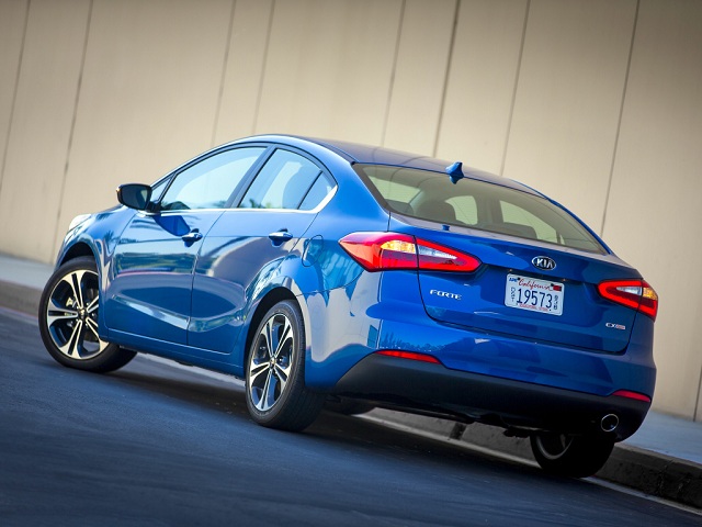 The rear and side of the 2015 Kia Forte