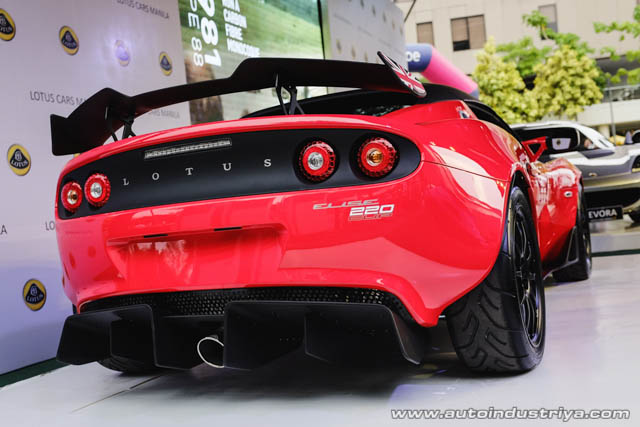 The Lotus Elise 220 Cup