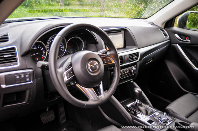 2015 Mazda CX-5 AWD Sport dashboard shot